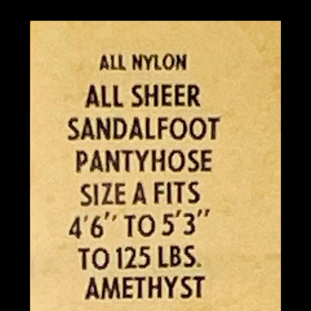 ▪️NOS▪️VTG▪️NEIMAN MARCUS▪️Sheer Amethyst Purple Sandalfoot Nylon Pantyhose - Picture 2 of 4